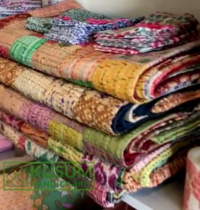 silkpatchworkquilt-kusumhandicrafts-kanthapatchworkpatolabedcover-kusumhandicrafts
